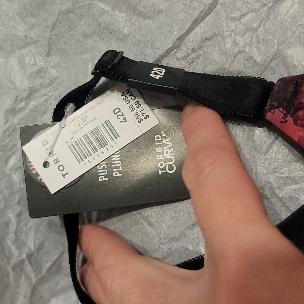 TORRID CURVE COLLECTION PUSH-UP PLUNGE BRA: BLACK/FLORAL: NWT: SZ 42D - Picture 3 of 5